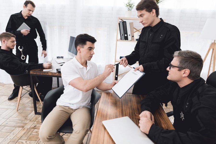 Offender registering with police in compliance with CRS 18-3-412.5